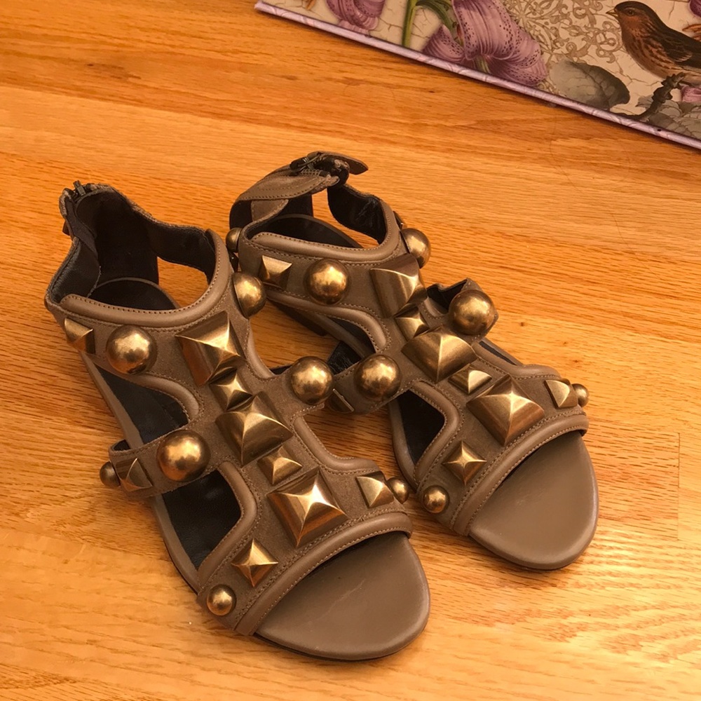 AUTHENTIC BURBERRY FLATS